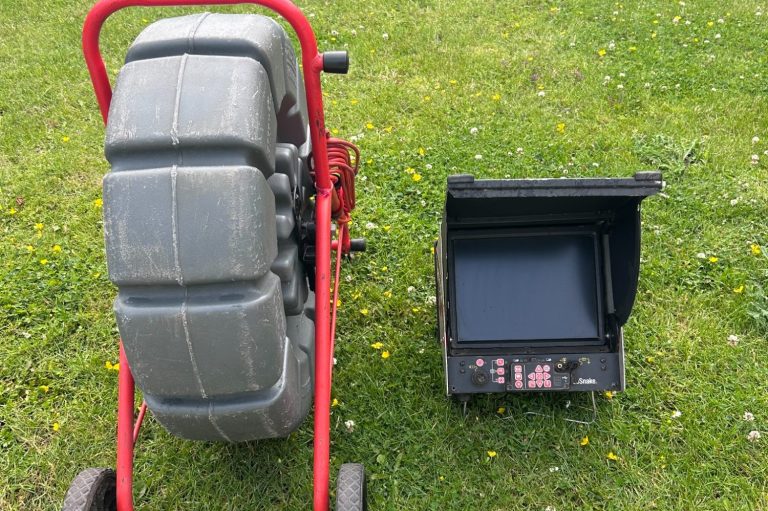 Rohrinspektion Reinigungsspirale und Kamera Display