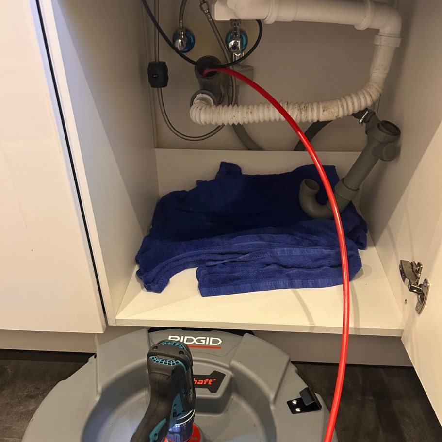 Kameraprüfung bei Rohrreinigung Duisburg Kameraprüfung eines Küchenabflusses bei einer Rohrreinigung in Duisburg